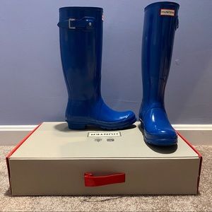 Like-New Tall Hunter Rain Boots Size 7W